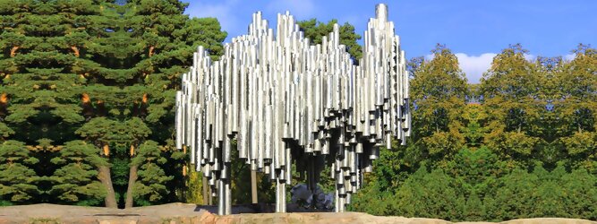 Trip Formentera Reisetipps - Sibelius Monument in Helsinki, Finnland. Wie stilisierte Orgelpfeifen, verblüfft die abstrakt kühne Optik dieser Skulptur und symbolisiert das kreative künstlerische Musikschaffen des weltberühmten finnischen Komponisten Jean Sibelius. Das imposante Denkmal liegt in einem wunderschönen Park. Der als „Johann Julius Christian Sibelius“ geborene Jean Sibelius ist für die Finnen eine äußerst wichtige Person und gilt als Ikone der finnischen Musik. Die bekanntesten Werke des freischaffenden Komponisten sind Symphonie 1-7, Kullervo und Violinkonzert. Unzählige Besucher aus nah und fern kommen in den Park, um eines der meistfotografierten Denkmäler Finnlands zu sehen.